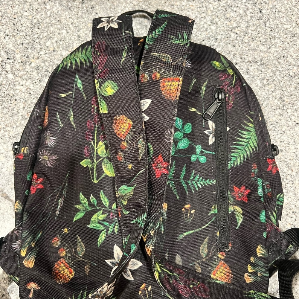 Dakine Essentials Backpack Mini 7l - Wildflower - image 2